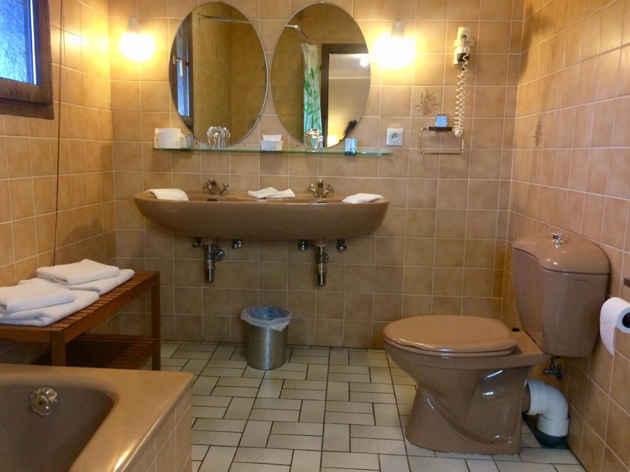 Hotel La Venerie Virton Ngoại thất bức ảnh